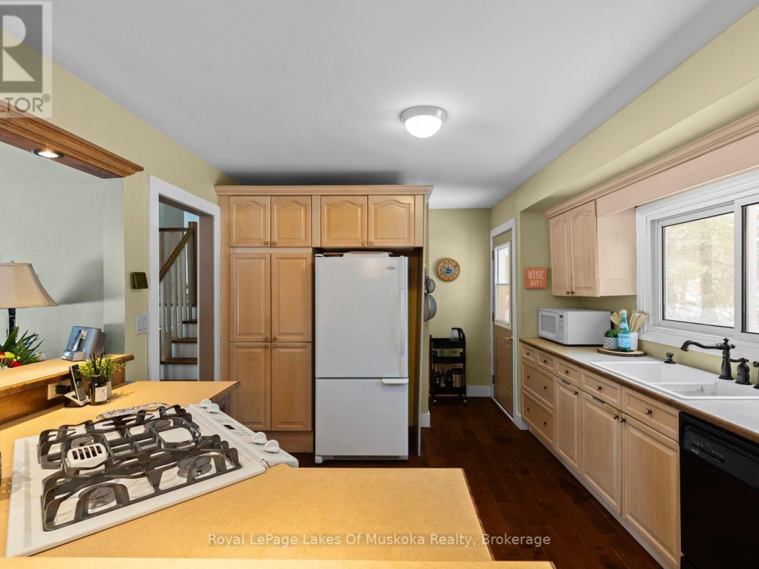 5 BROBST FOREST CRESCENT, 