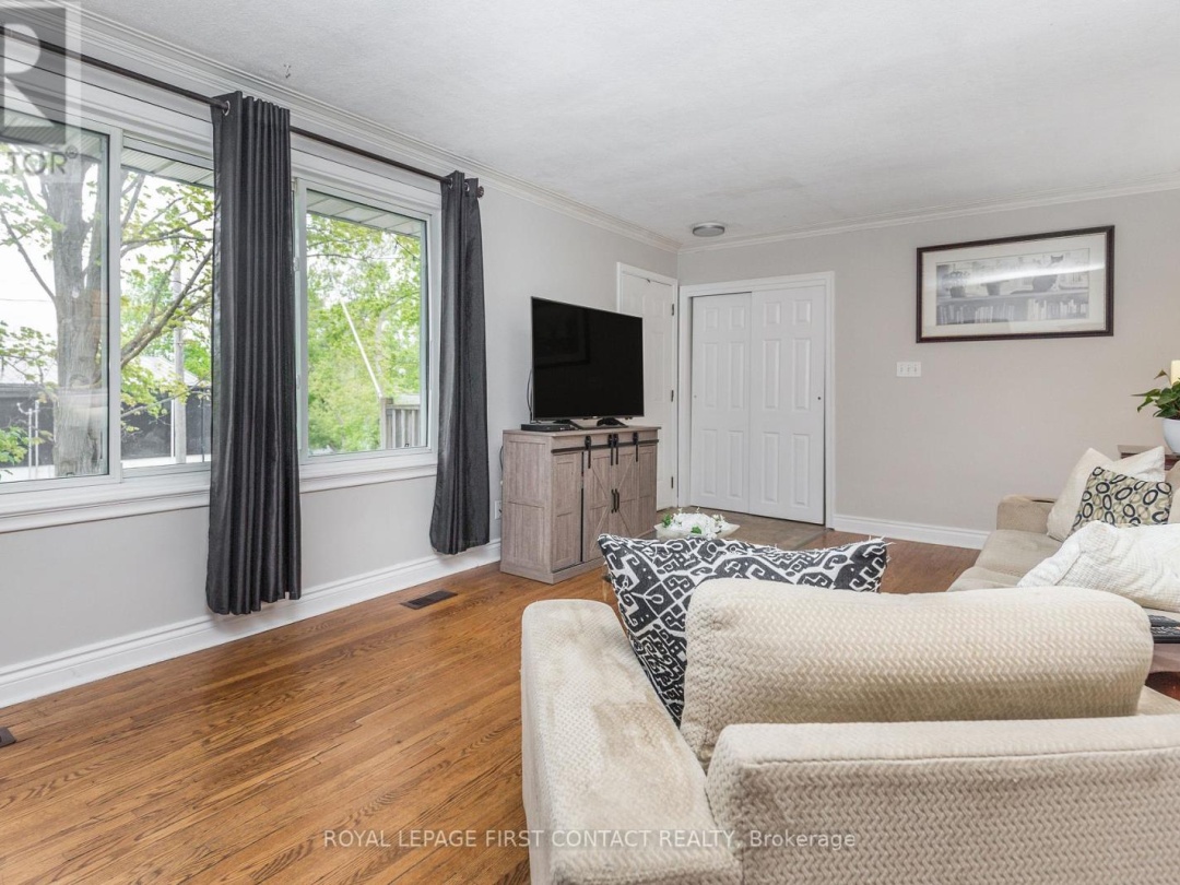 48 BRANT STREET W, 