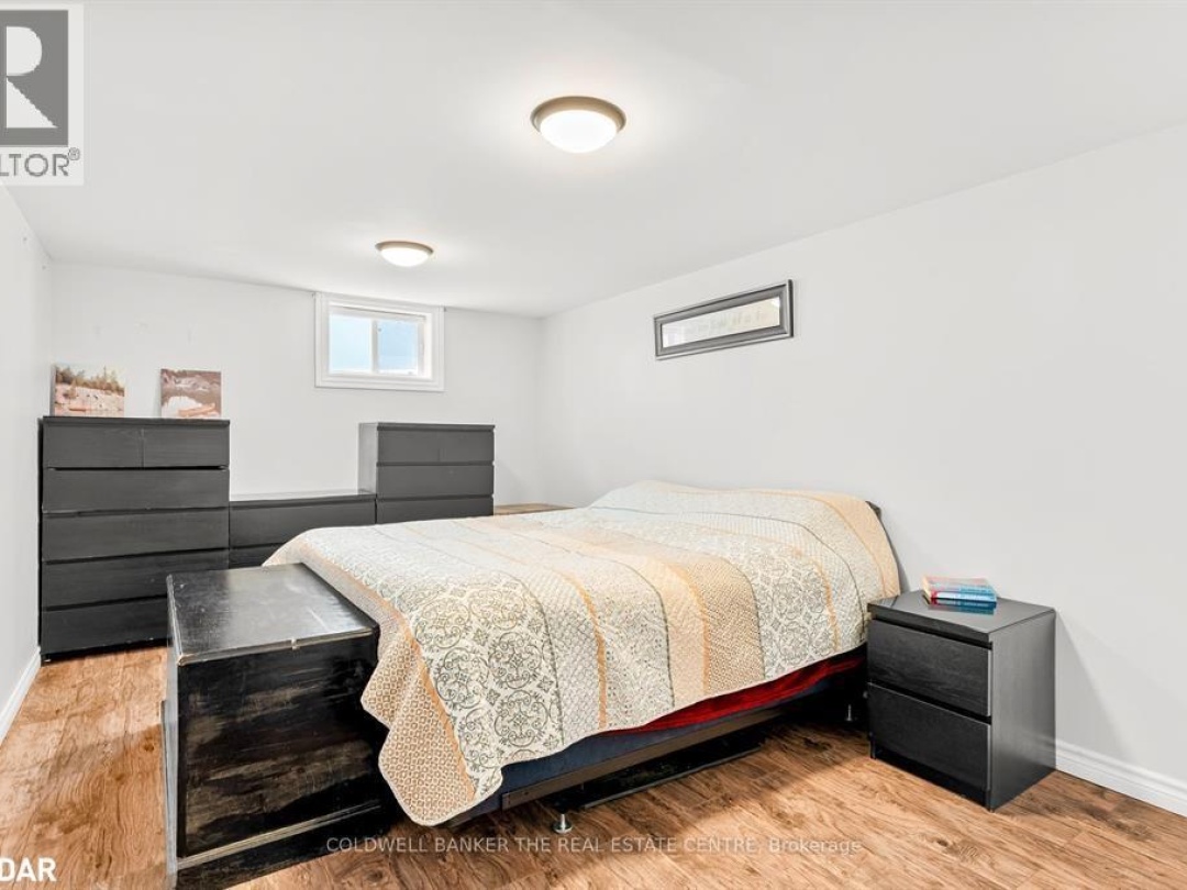 7 LEACH Street, 