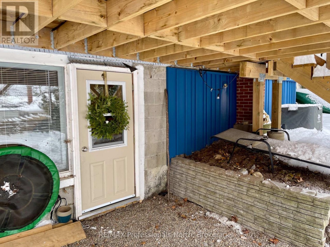 6 DUNCAN ST E STREET, 