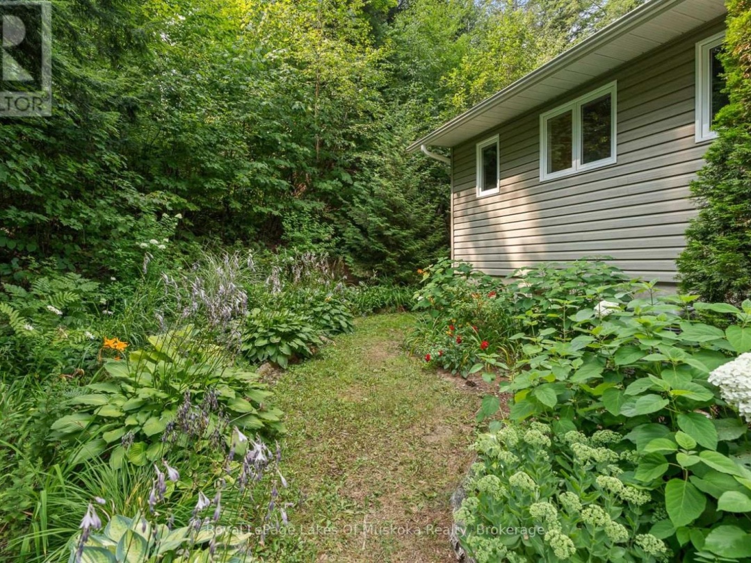 1484 SHANGRILA ROAD, 