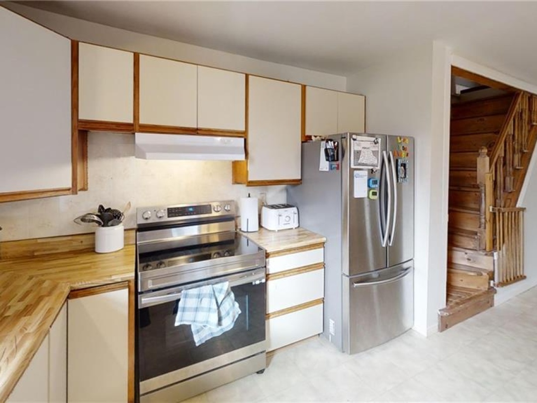 2214 CONCESSION 10 Road, 