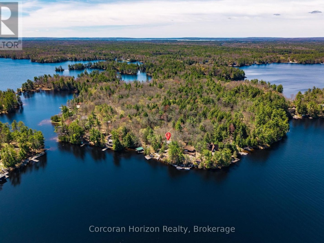 462 ISLAND 90 ISLAND, Six Mile Lake