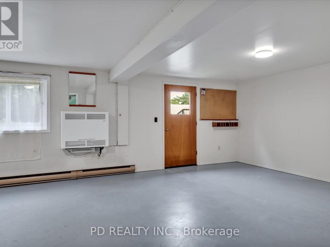 28 BOND STREET E, 