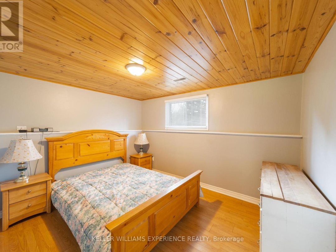 1936 PENINSULA POINT ROAD, 