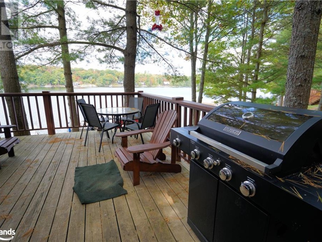 121 Healey Lake, Healey Lake