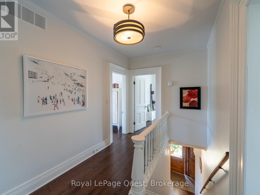 120 BRANT STREET E, 