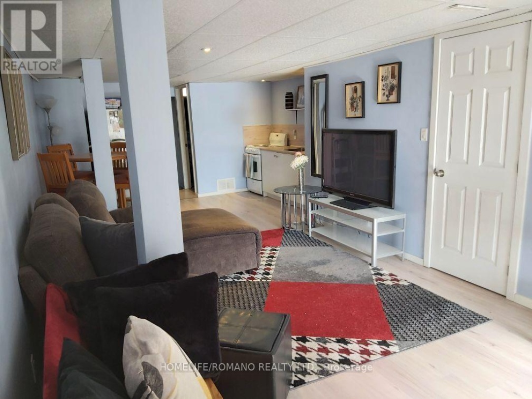 15 PLEASURE STREET, Sturgeon Lake