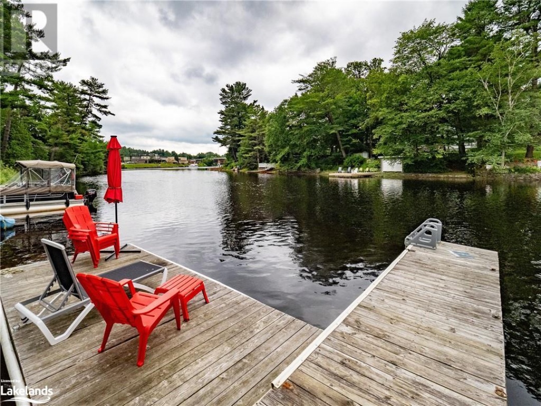 20 Liza Crescent, Muskoka River