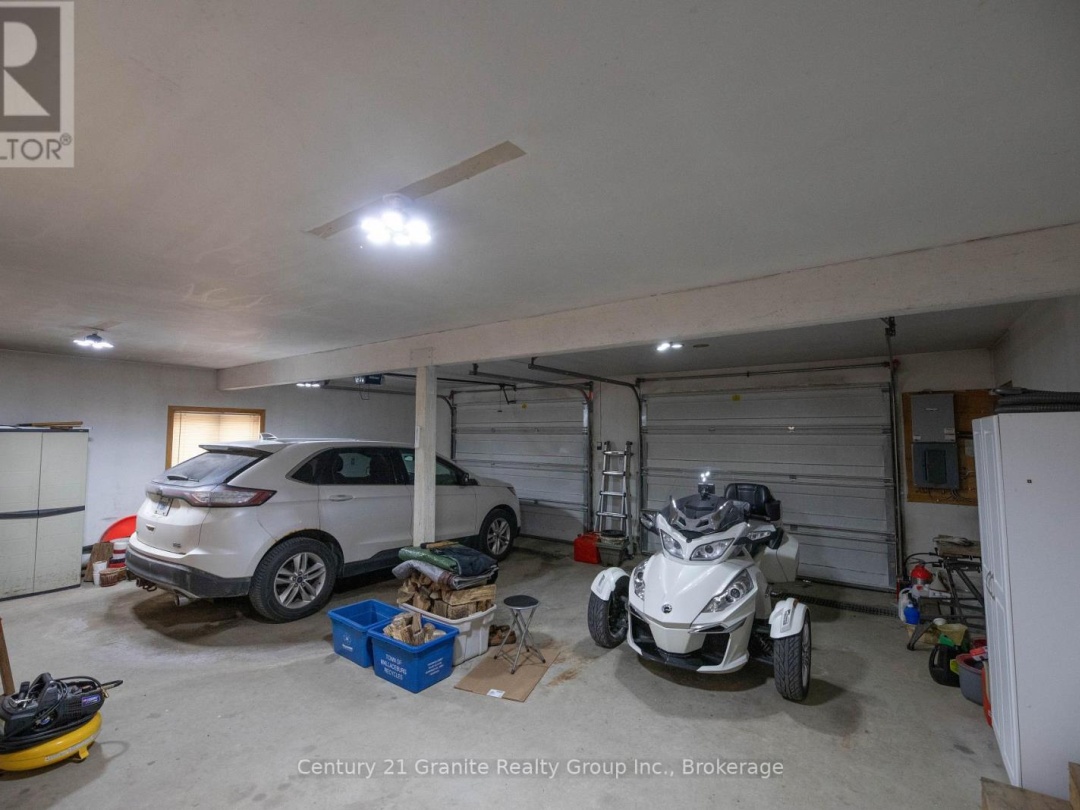 2011 WATTS ROAD, Little Kennisis Lake