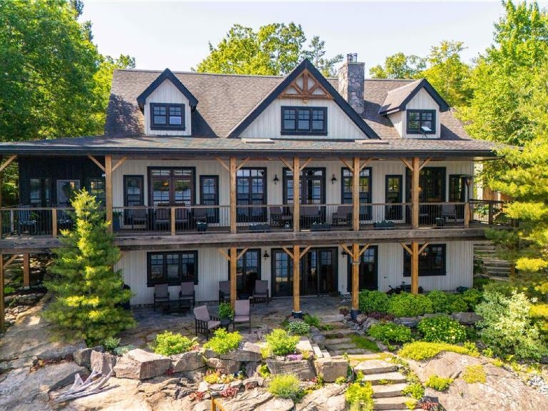 990 HASKETT'S Drive, Six Mile Lake