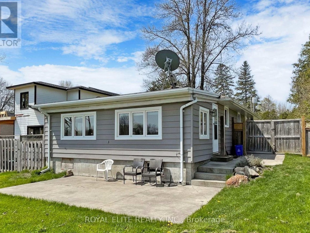 3965 Hilltop Road, Ramara