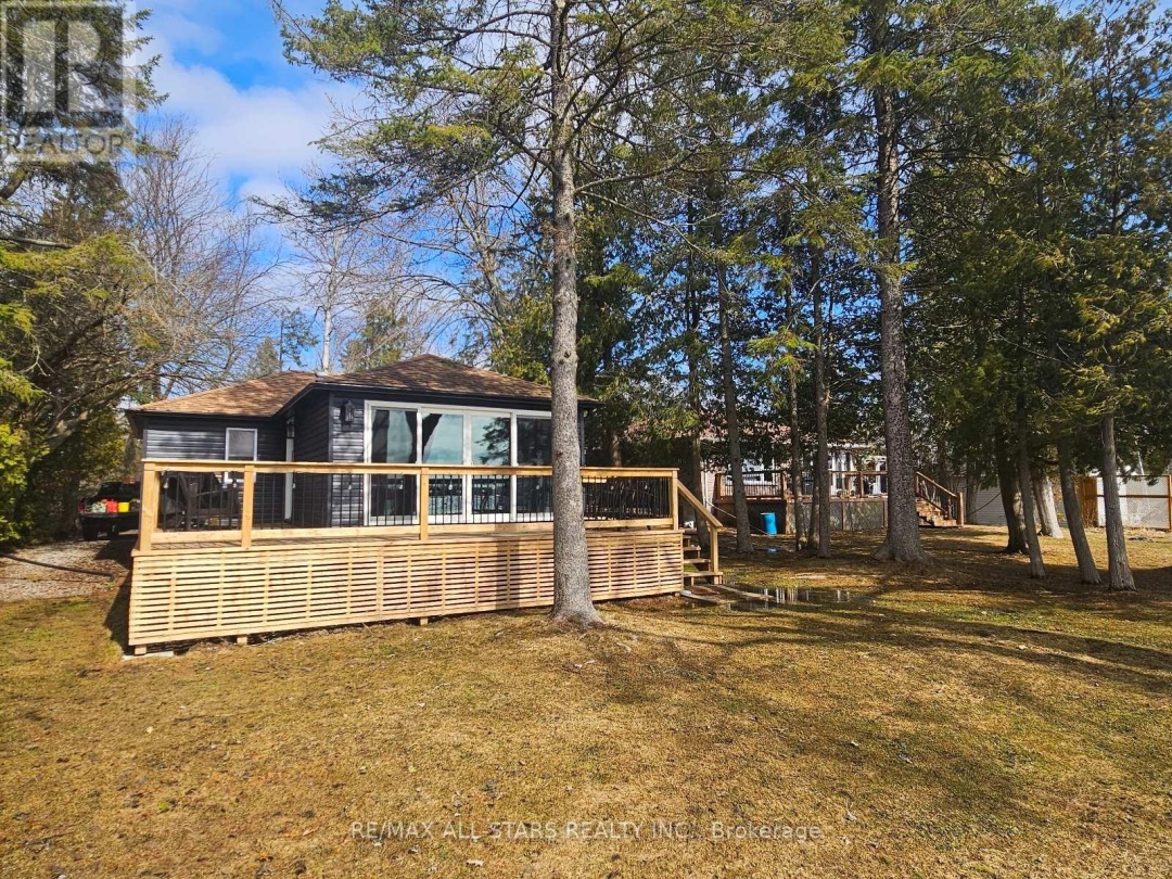 112 STURGEON GLEN ROAD, Sturgeon Lake