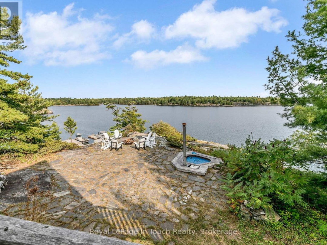 8 B686 DERBYSHIRE, Georgian Bay