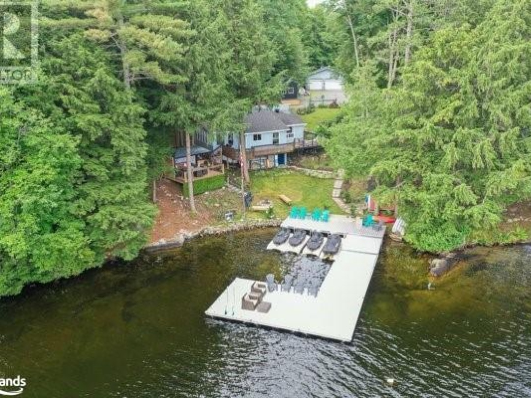 13 Shady Lane, Otter Lake