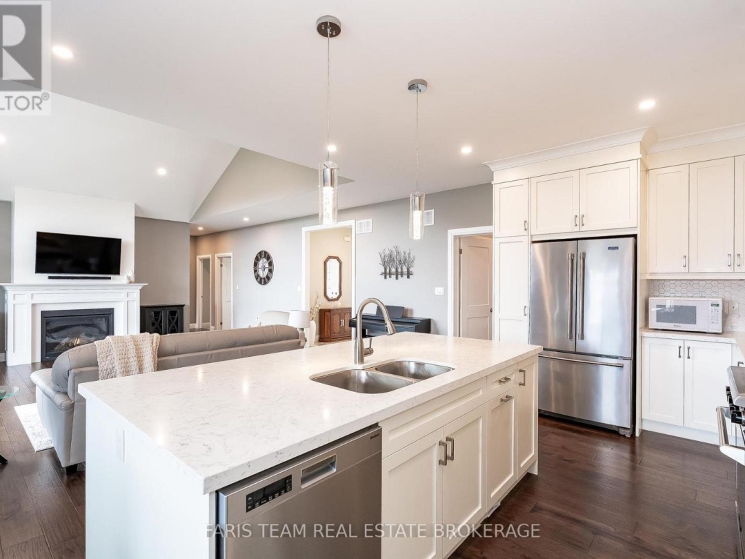 5 BREANNA BOULEVARD, Oro-Medonte (Prices Corners)