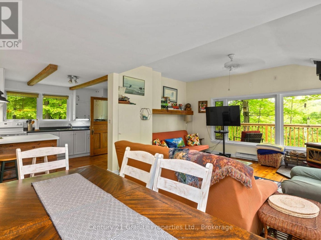 131 DOWNES ROAD, Horseshoe Lake