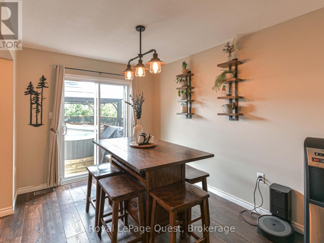 46 COURTNEY CRESCENT, 