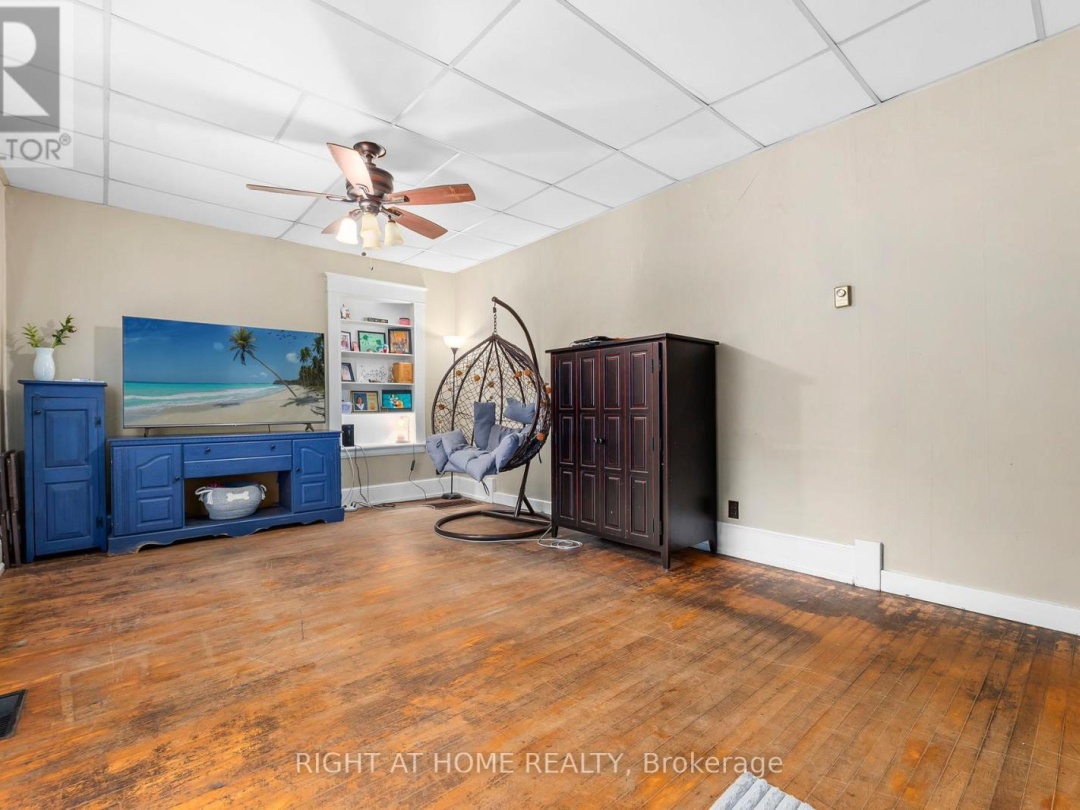 105 GIBSON STREET, Parry Sound