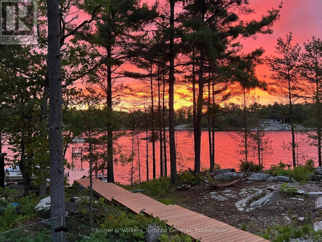 736 2190 ISLAND, Georgian Bay