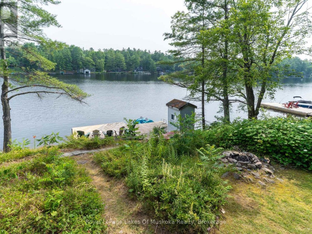 49 PINETREE ROAD, Loon Lake