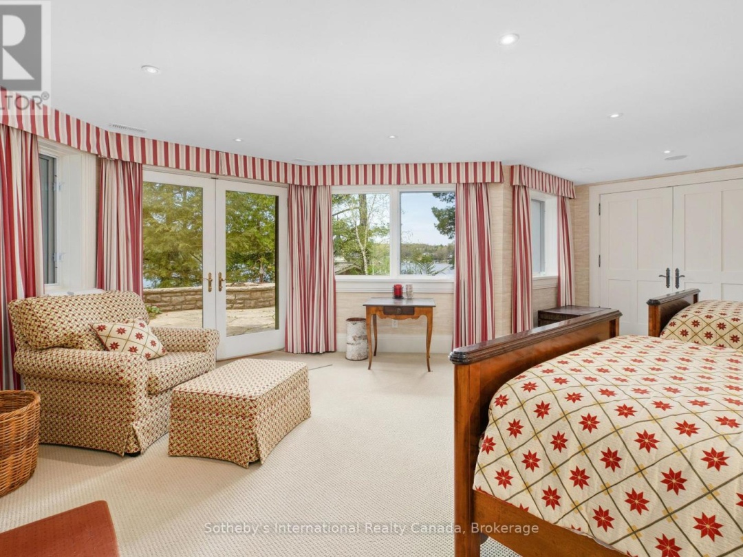 POINT COTTAGE - 1250 WALDMERE ROAD, Muskoka 