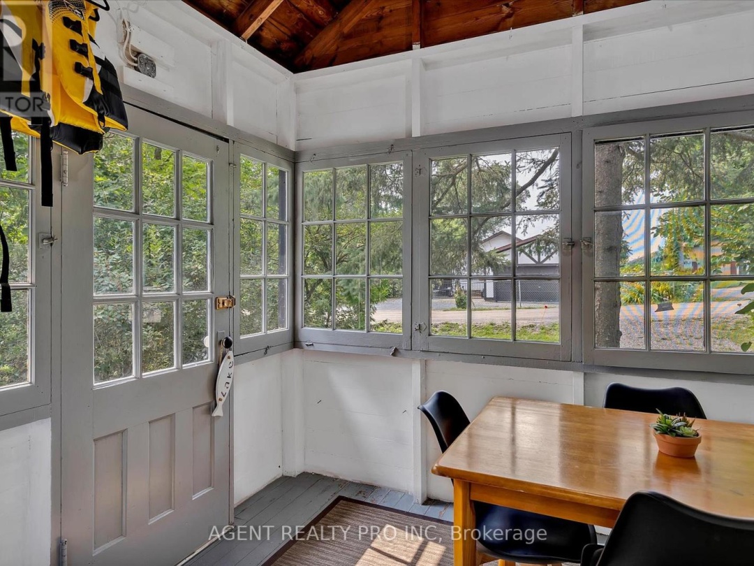21 ORIOLE ROAD, Cameron Lake