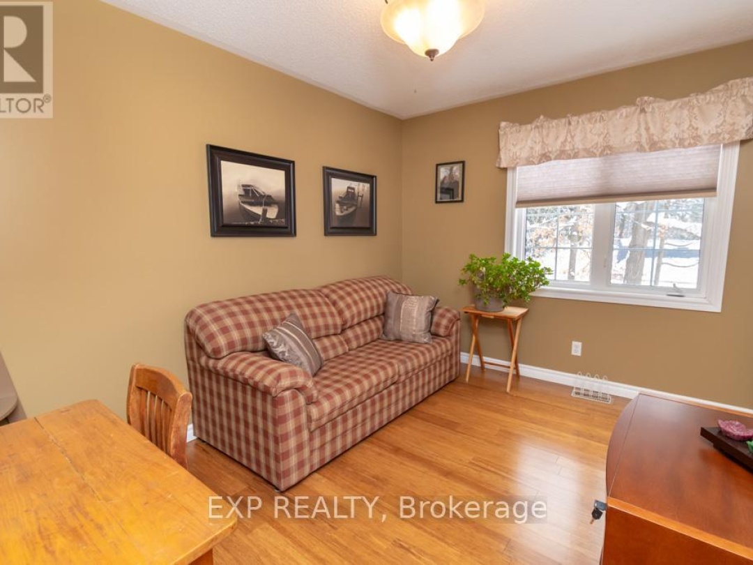 56 BECKETTS SIDE ROAD N, 