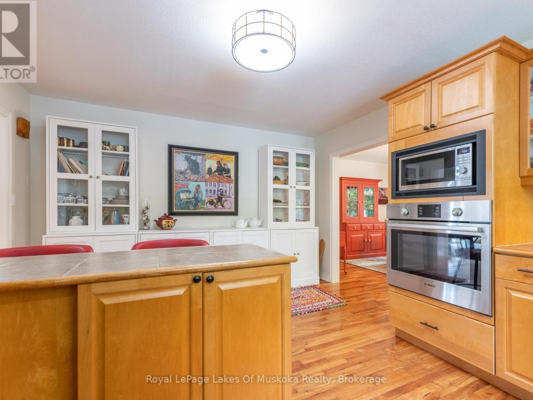 1588 SKYLINE DRIVE, Peninsula Lake