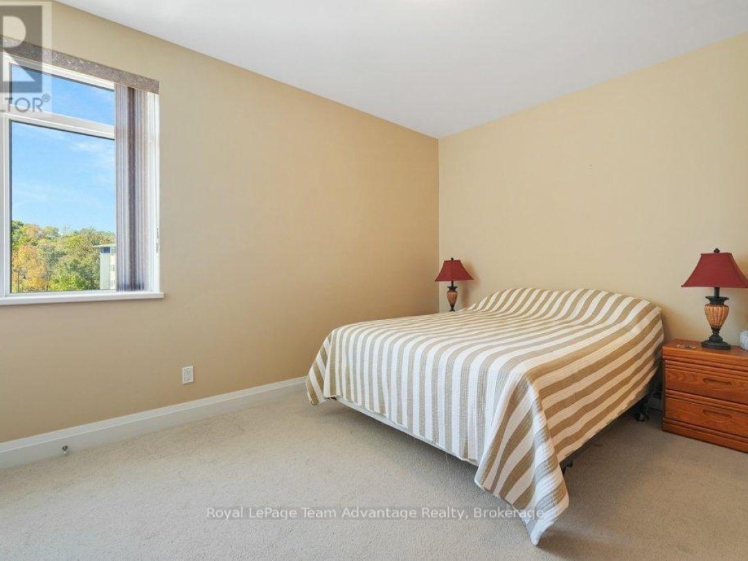 203 - 20A SILVER BIRCH COURT,