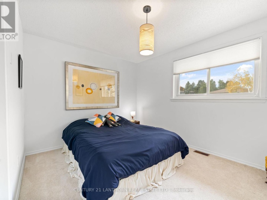 456 OLD SURREY LANE, Pigeon Lake