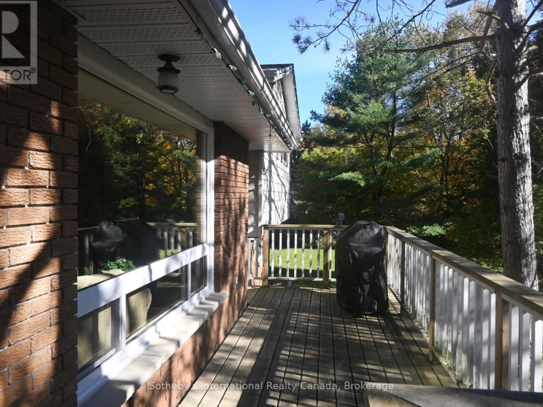 6 PLEASANTVIEW DRIVE, 