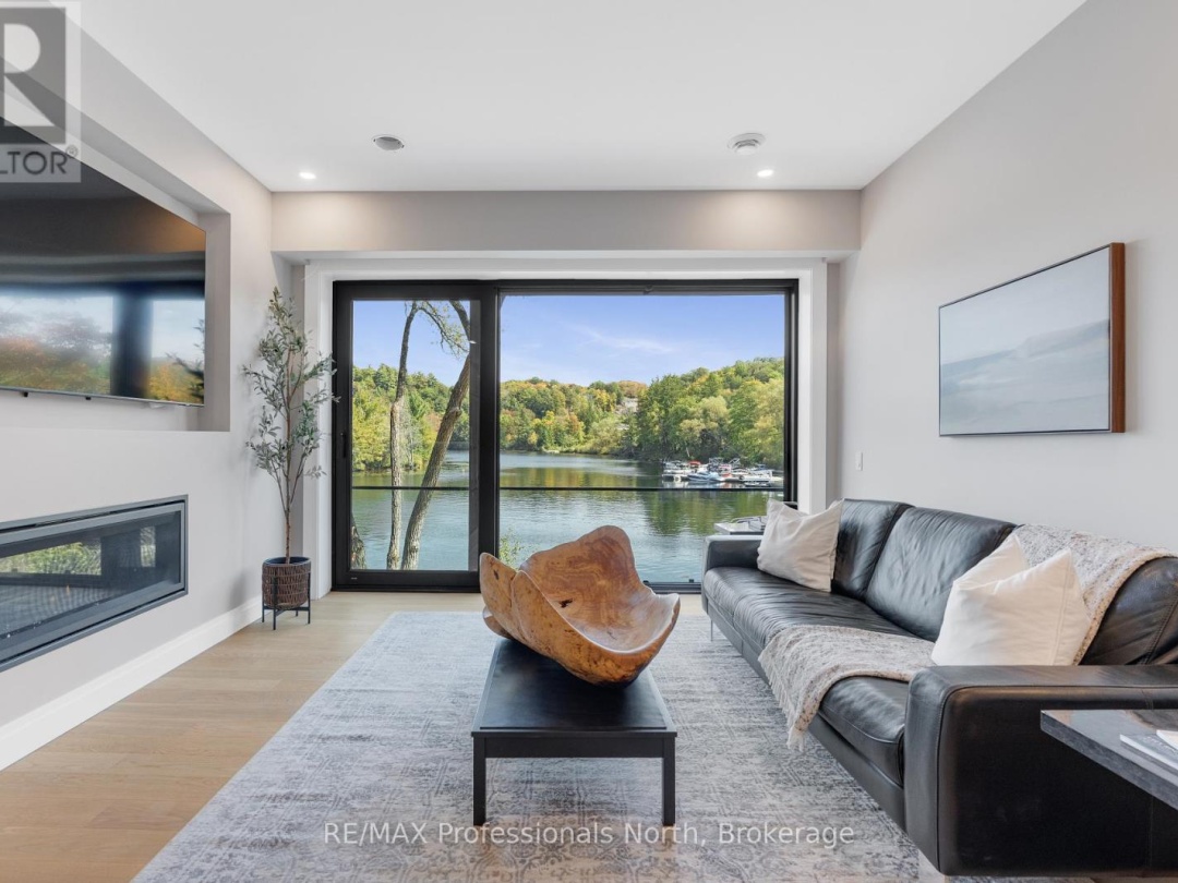 105 - 32 BRUNEL ROAD, 