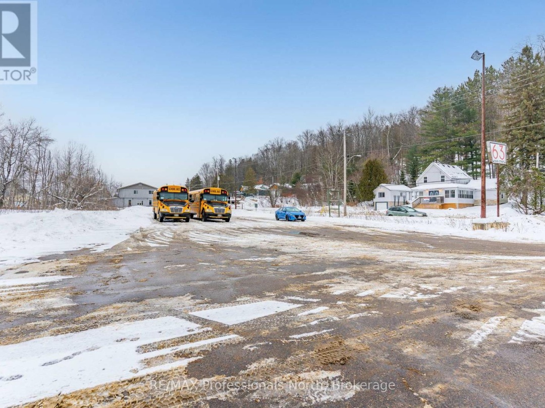 61 BOBCAYGEON ROAD, Minden Hills (Lutterworth)