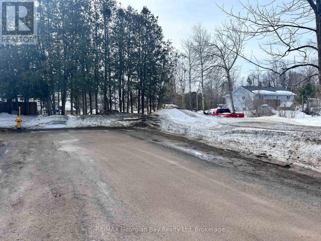 564 KEEWATIN AVENUE, Tay (Port McNicoll)