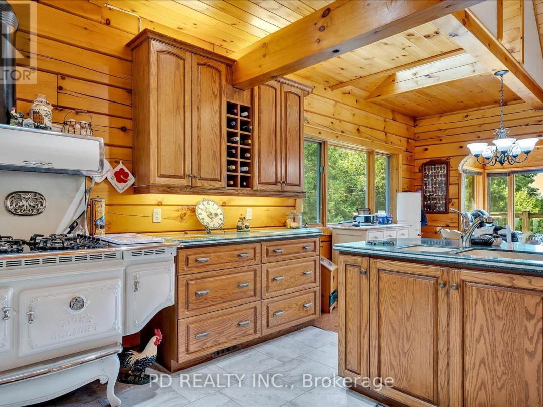 48 STURGEON GLEN ROAD, Sturgeon Lake