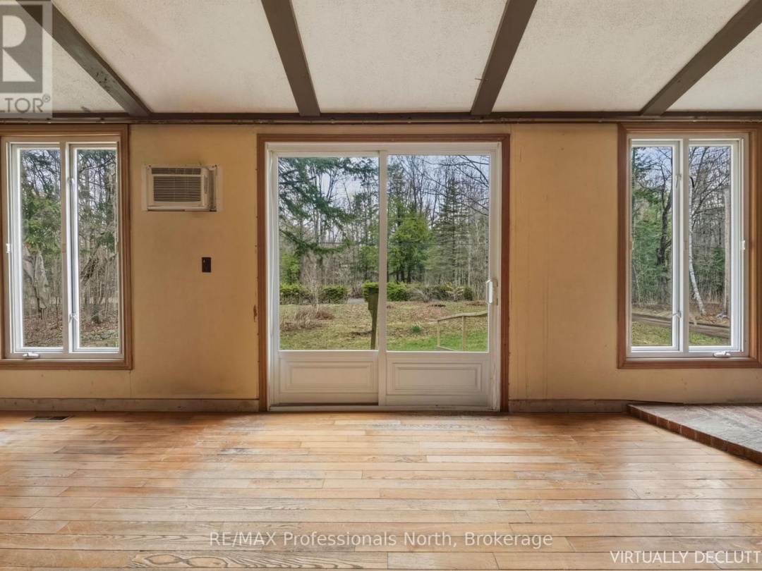 1056 KIRK LINE W, Bracebridge (Macaulay)