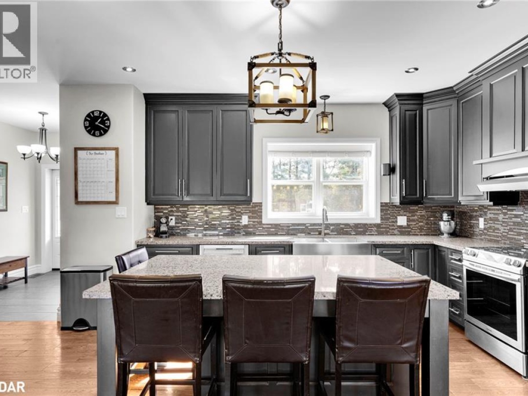 3387 WAINMAN Line, 
