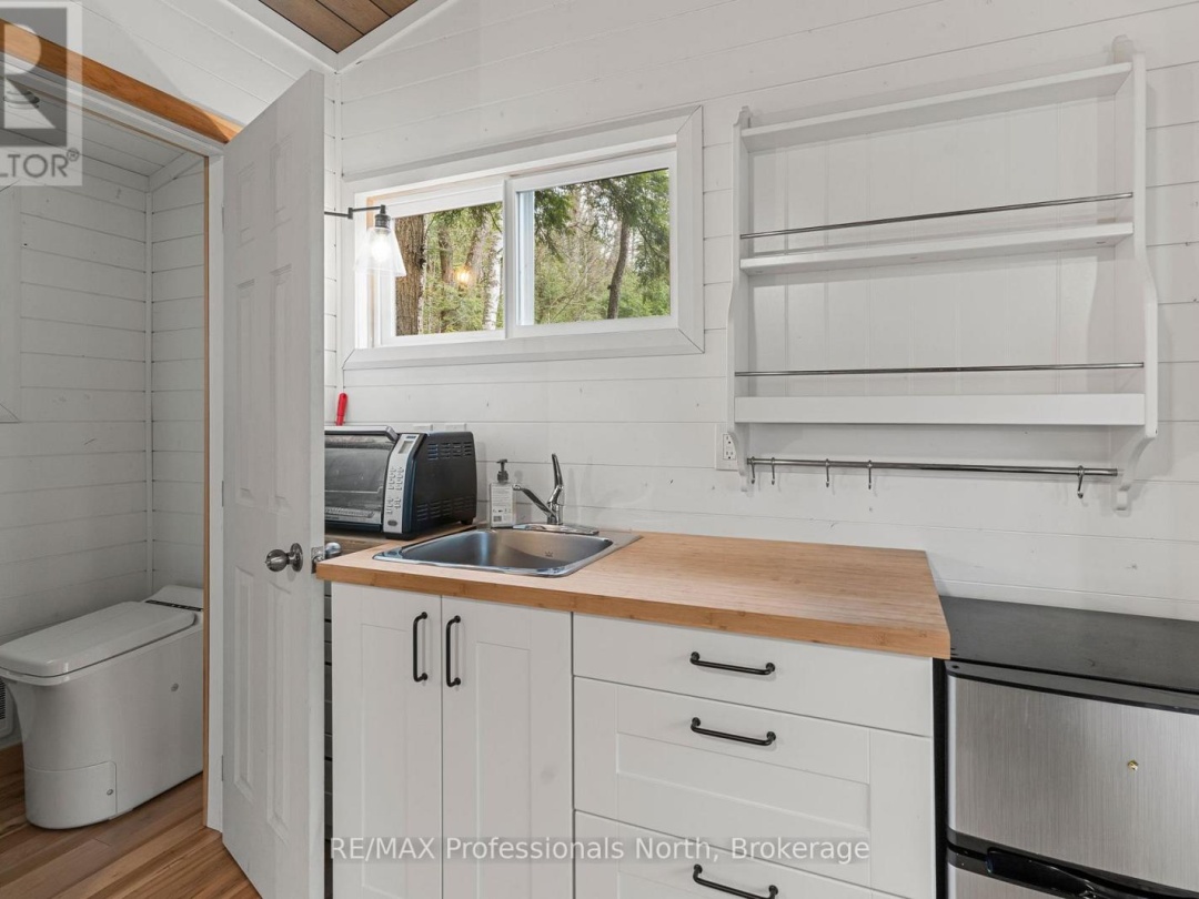 1201 TRELLIS TRAIL, Bob Lake