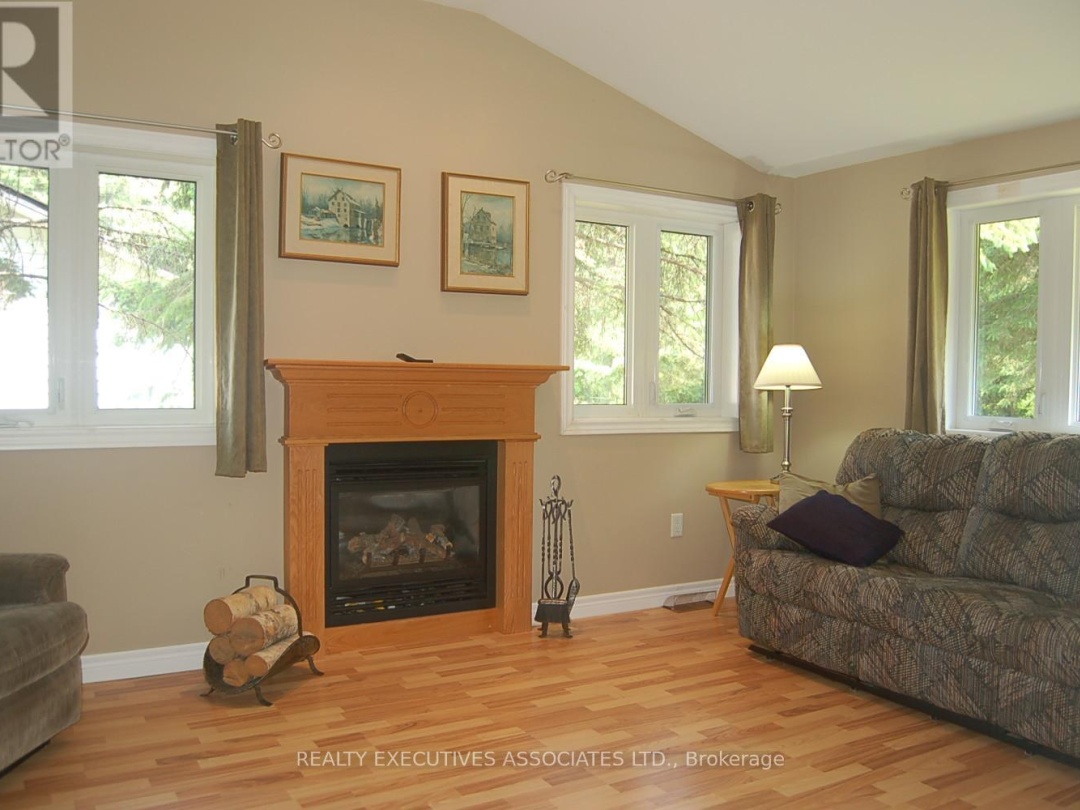 211 ALPINE LAKE ROAD, Pigeon Lake