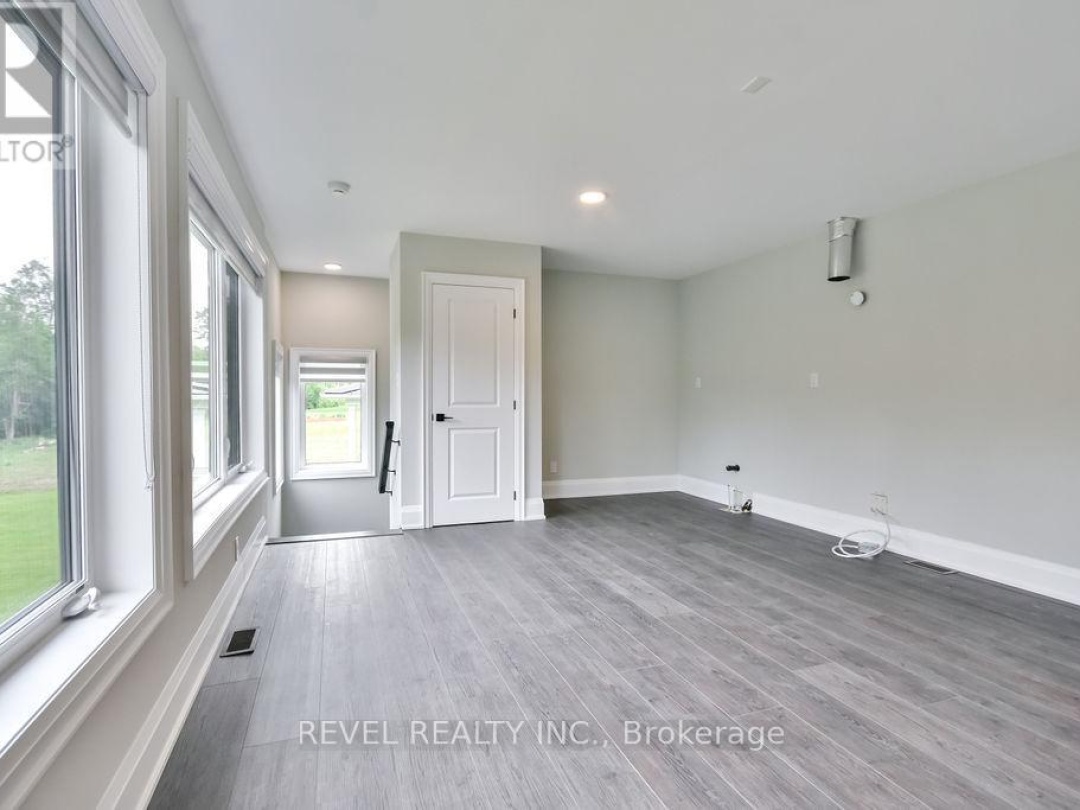 4 CLYDESDALE COURT, 