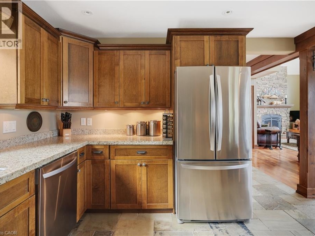 36 MANITOUWABING ESTATES Road, 