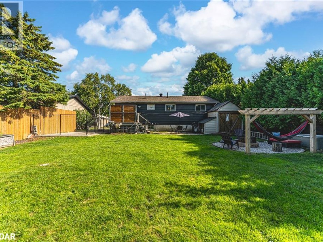 326 MCNICOLL Street, 