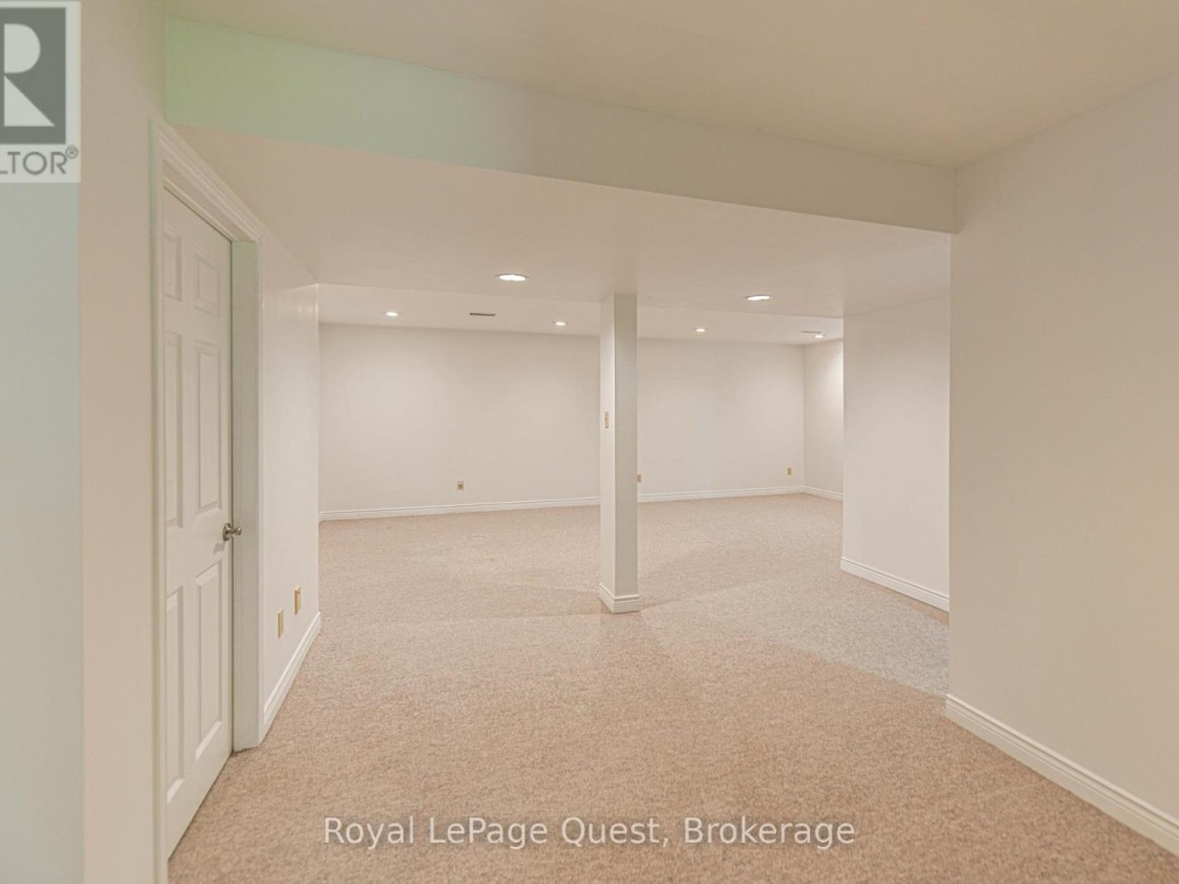 27 HEYDEN AVENUE, Lake Simcoe