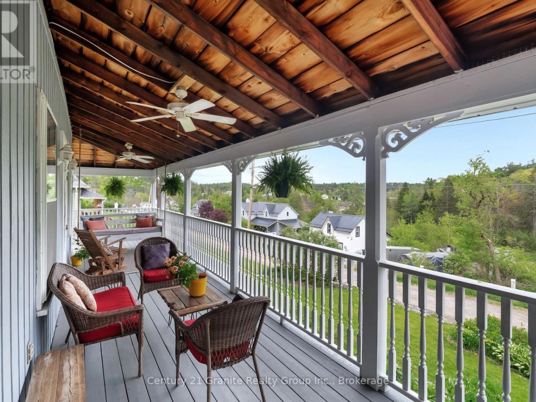 8 BEND STREET, Kawartha Lakes (Kinmount)