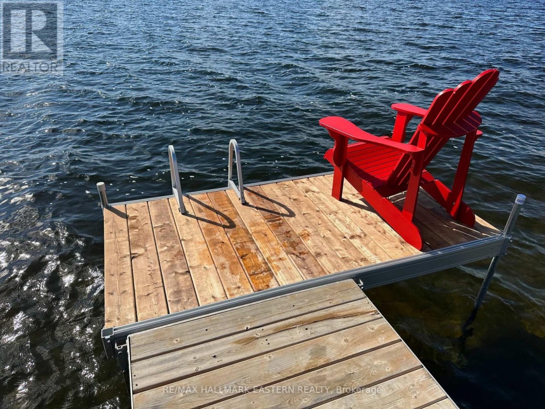 42 PAVILLION ROAD, Sturgeon Lake