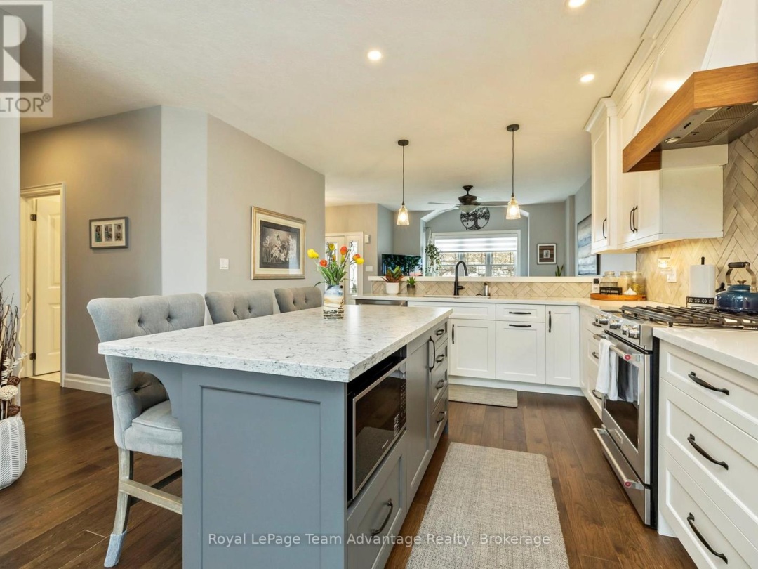8 AVERY COURT, Parry Sound