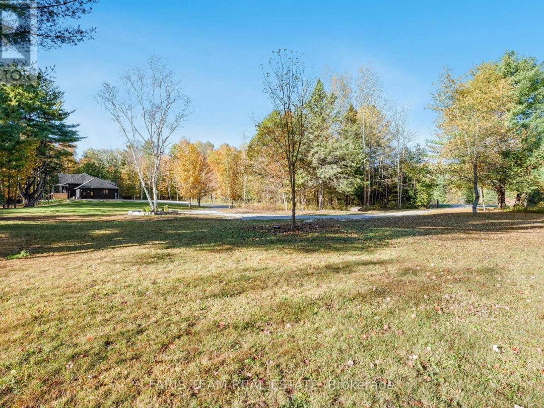 151 Mount Saint Louis Road E, Coldwater Lake