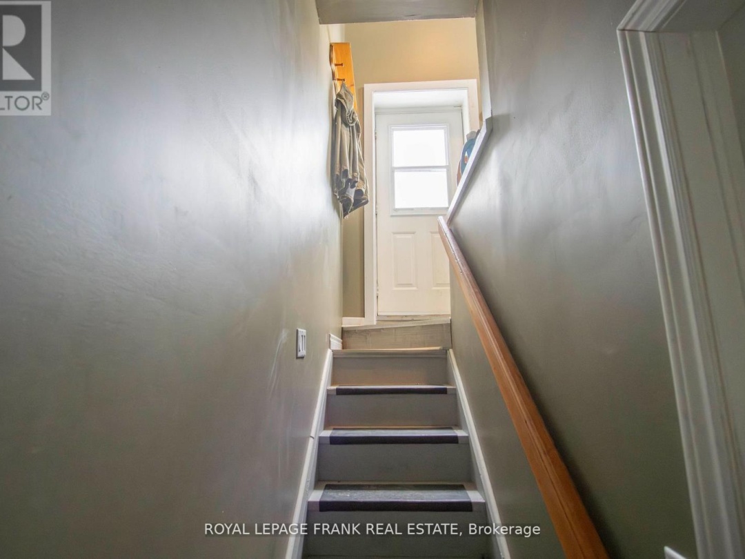 49 MAIN STREET, Kawartha Lakes (Bobcaygeon)