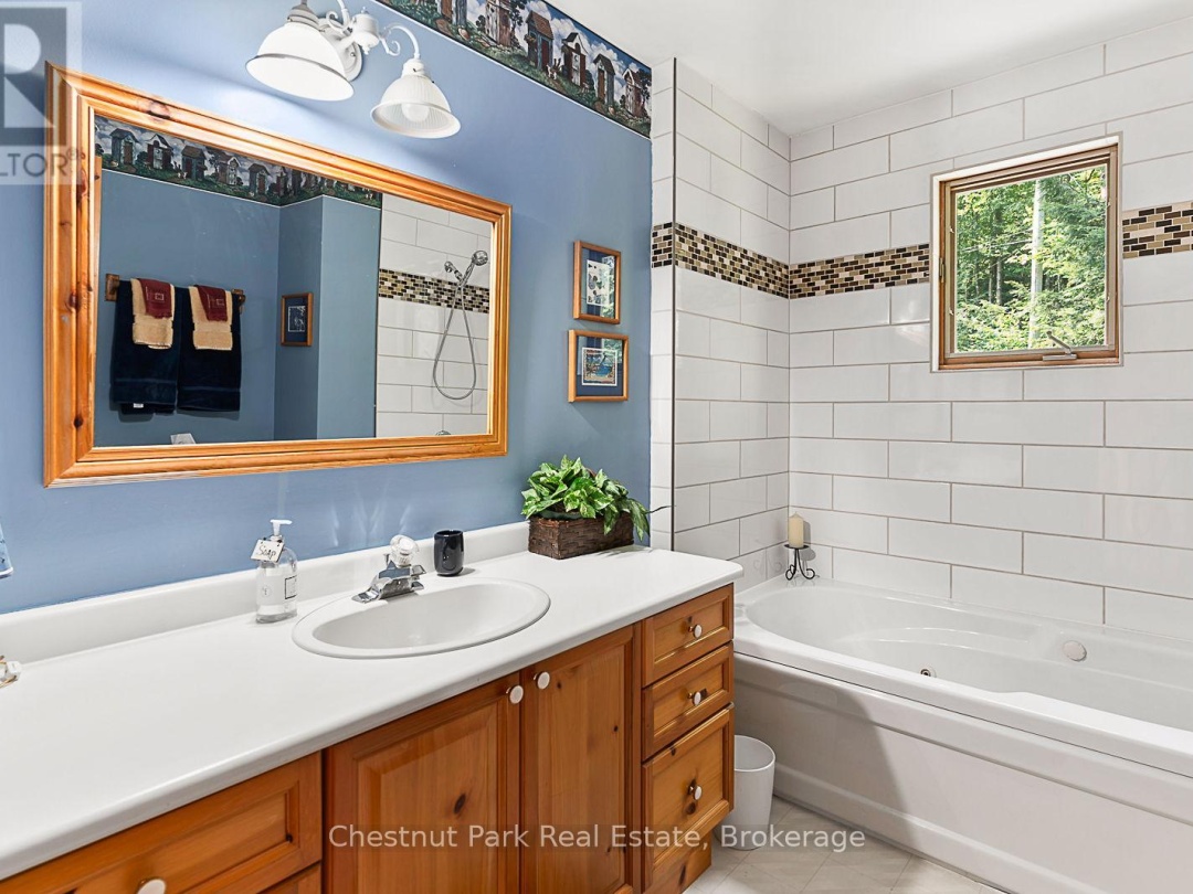 1003 ARNOTT LANE, Redstone Lake